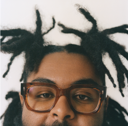 Elmiene drops again with new single ‘Light Work’